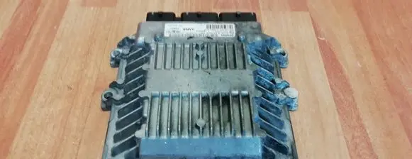 Ford Focus Engine control unit/module 4M5112A650JK 5WS40303JT SID202
