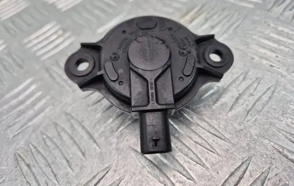 BMW 5 F10 F11 Camshaft vanos timing valve 7593719 1136