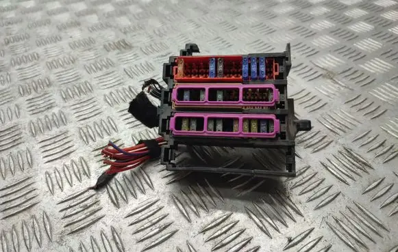 Audi Q5 SQ5 Fuse module