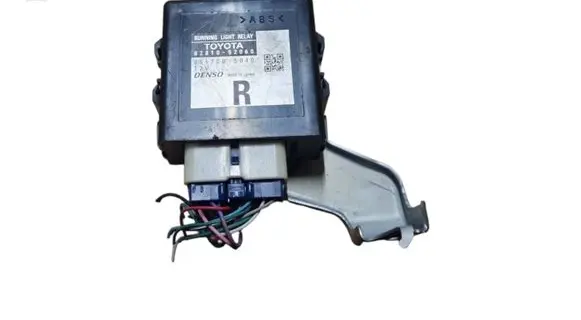 Toyota Urban Cruiser (XP110) Light relay 8281052060 0617005040