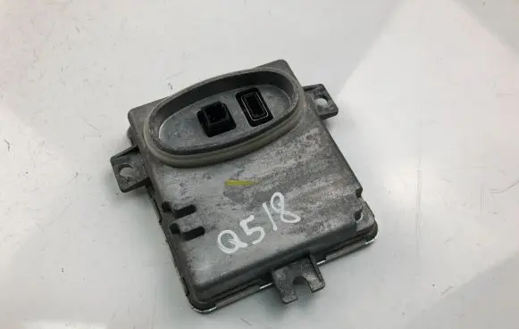 Volvo V70 Xenon control unit/module 6261110499