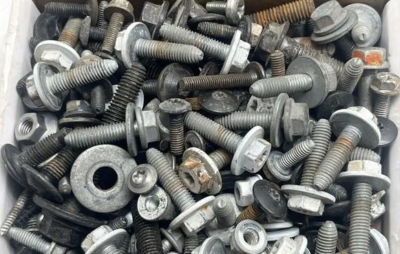 Opel Vivaro Nuts/bolts
