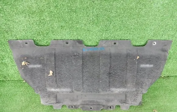 Jeep Grand Cherokee Engine splash shield/under tray