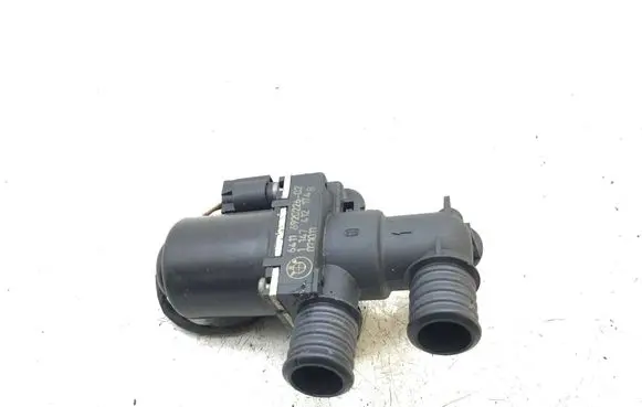 BMW 5 E60 E61 Coolant heater control valve 6920226