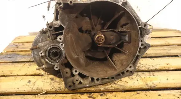 Manual 5 speed gearbox