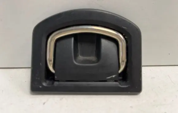 Volkswagen PASSAT B8 Tie down hook / loop 5M0863503