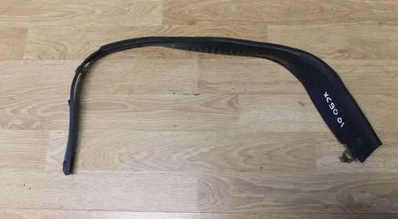 Volvo XC90 Under headlight/headlamp trim 89037921