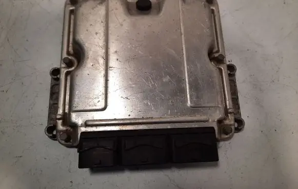 Renault Laguna II Engine control unit/module 0281011101 8200095416 8200163528