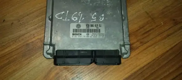 Volkswagen PASSAT B5 Engine control unit/module 038906019BJ