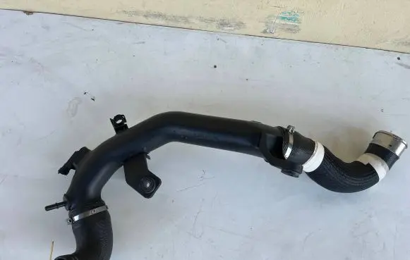 Fiat 500L Intercooler hose/pipe 68248825AA 68248825AA001