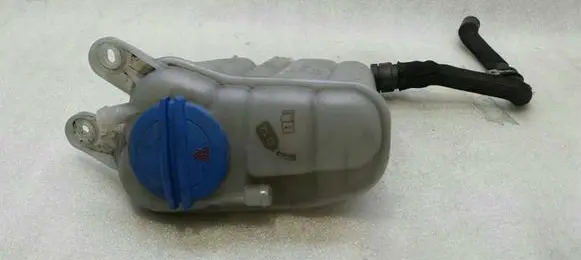 Porsche Macan (95B) Coolant expansion tank/reservoir 8K0121405M