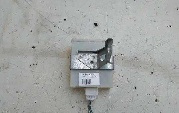 Toyota Avensis T250 Door control unit/module 8974105070