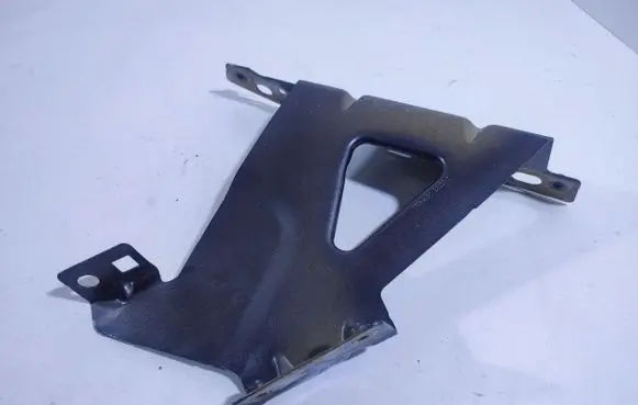Citroen Berlingo Fender mounting bracket