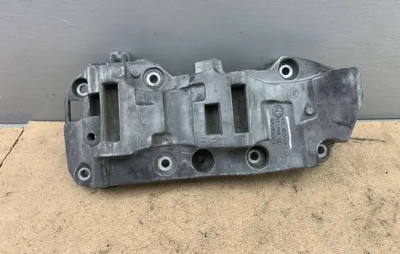 BMW 5 F10 F11 Generator/alternator bracket 8506863 11168506863