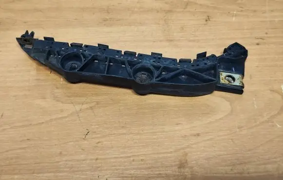 Honda Civic Fender mounting bracket