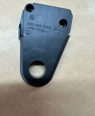 Skoda Octavia Mk3 (5E) Headlight/headlamp mounting bracket