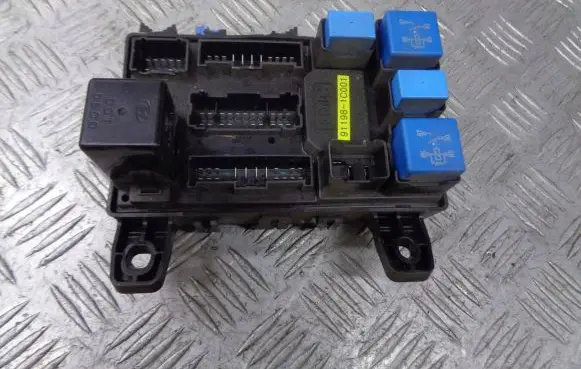 Hyundai Getz Fuse box cover