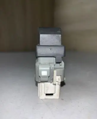 Renault Megane II Electric window control switch 315024A