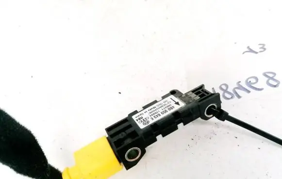 Audi A3 S3 8P Airbag deployment crash/impact sensor 4B0959643E
