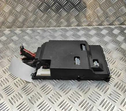 Mercedes-Benz ML W166 Central body control module A1669019000 A1669023004