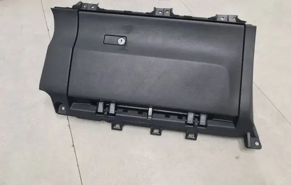 Toyota Mirai Glove box