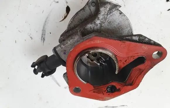 Renault Megane III Vacuum pump