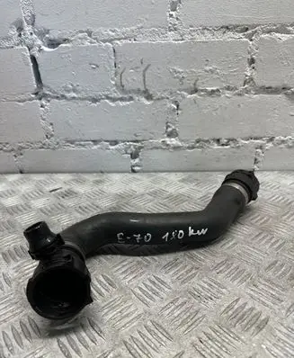 Engine coolant pipe/hose