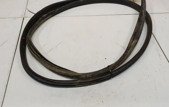 Honda Civic Rubber seal front coupe door 