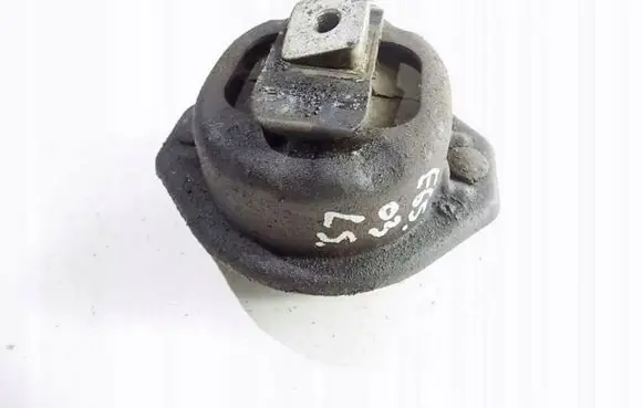 BMW 7 E65 E66 Engine mount bracket