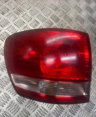 Toyota Avensis Verso Rear/tail lights E137652 WY21W