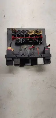 Volkswagen PASSAT B6 Fuse module 3c0937049L