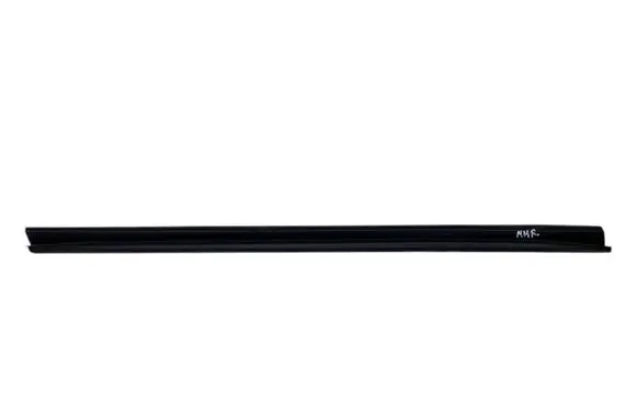 Peugeot 308 SW Rubber seal front door window/glass 25622Z02