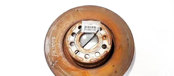 Volkswagen PASSAT B6 Front brake disc ventiliuojamas