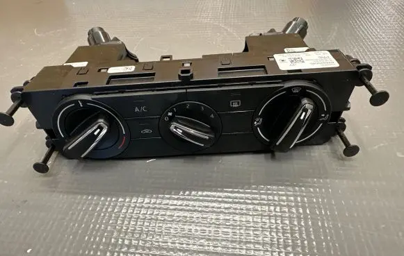 Skoda Fabia Mk4 (6VA) Climate control unit 6VA820045 90156559