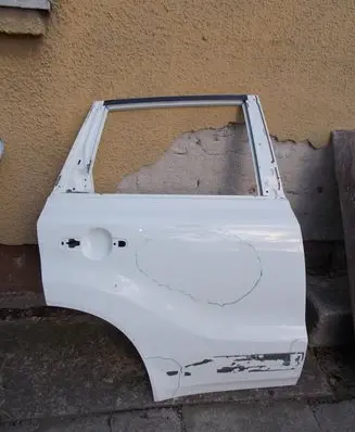Suzuki Vitara (LY) Rear door