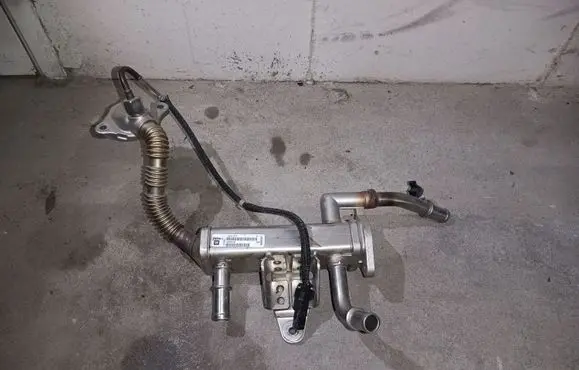 Chevrolet Volt II EGR valve cooler 12642618 T905770