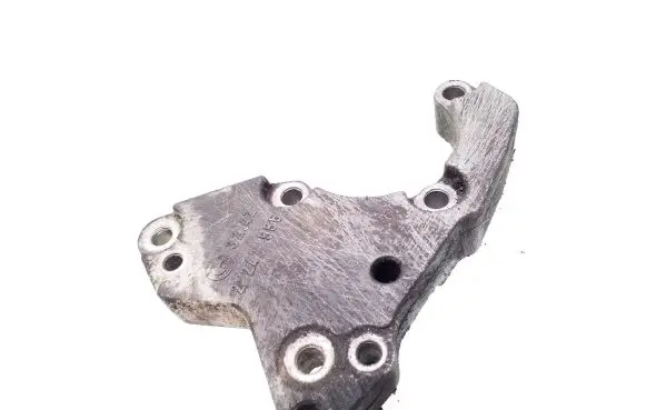 BMW 5 E39 Power steering pump mounting bracket 2247556 32422247556