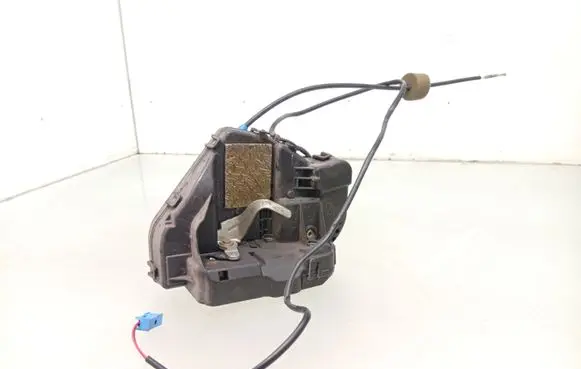 Mercedes-Benz CLS C219 Rear door lock 2197300235