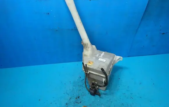 KIA Sorento Windshield washer fluid reservoir/tank 986102P000 988102P010