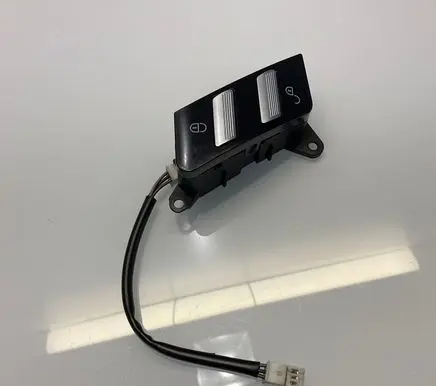 Mercedes-Benz S W221 Central locking switch button A2218213051 STV82217 03371040100