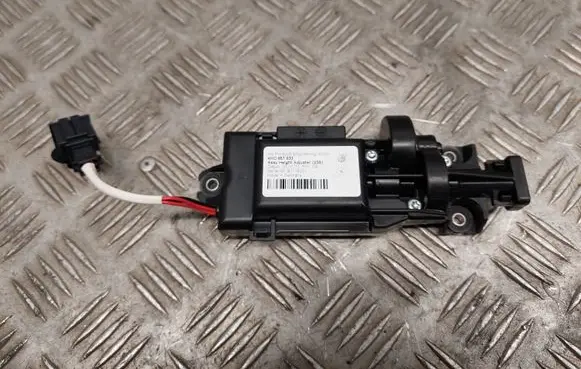 Audi A8 S8 D4 4H Seat belt adjustment motor 4H0857833