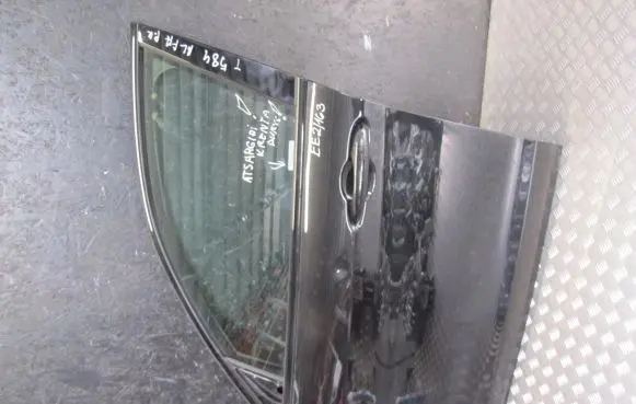 Alfa Romeo Stelvio Front door