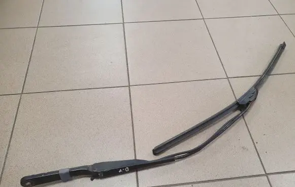 Iveco Daily 3rd gen Front wiper blade arm 504086799 8200072778