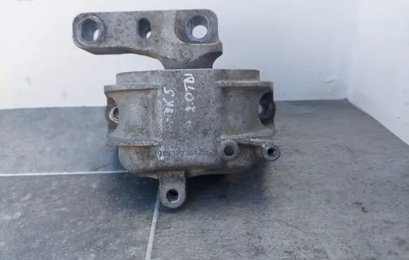 Volkswagen Golf V Engine mount bracket 1K0199262AT