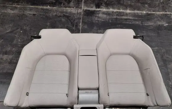 Mercedes-Benz E A207 Rear seat 