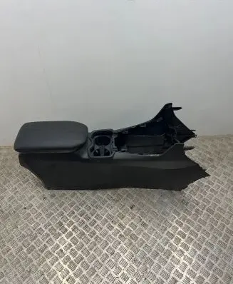 Toyota RAV 4 (XA50) Center console 5881042010