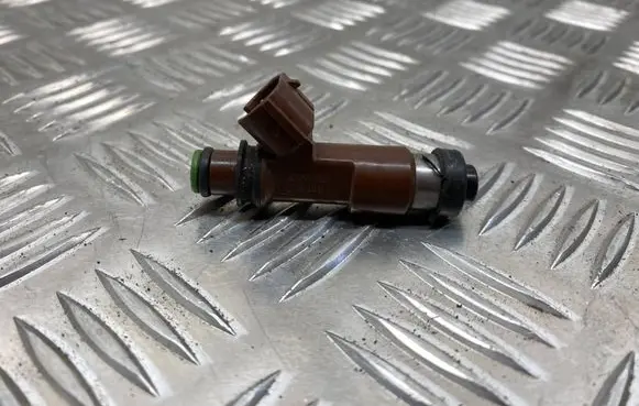 Subaru Outback Fuel injector 
