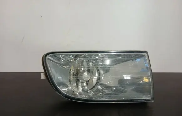 Skoda Octavia Mk2 (1Z) Front fog light E83573