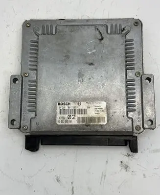 Peugeot 406 Engine control unit/module 0281001977 9635156580