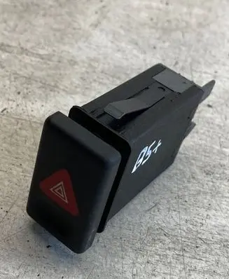 Volkswagen PASSAT B5.5 Hazard light switch